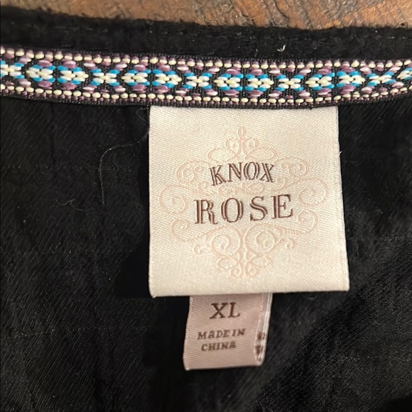 Knox Rose Black Dress with Embroidered Detail - Picture 2 of 3